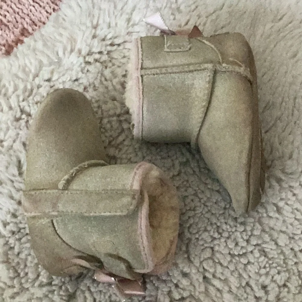 Adorable Pink and Tan Infant Ugg Jesse Booties